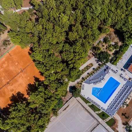 Ξενοδοχείο Medena 4*